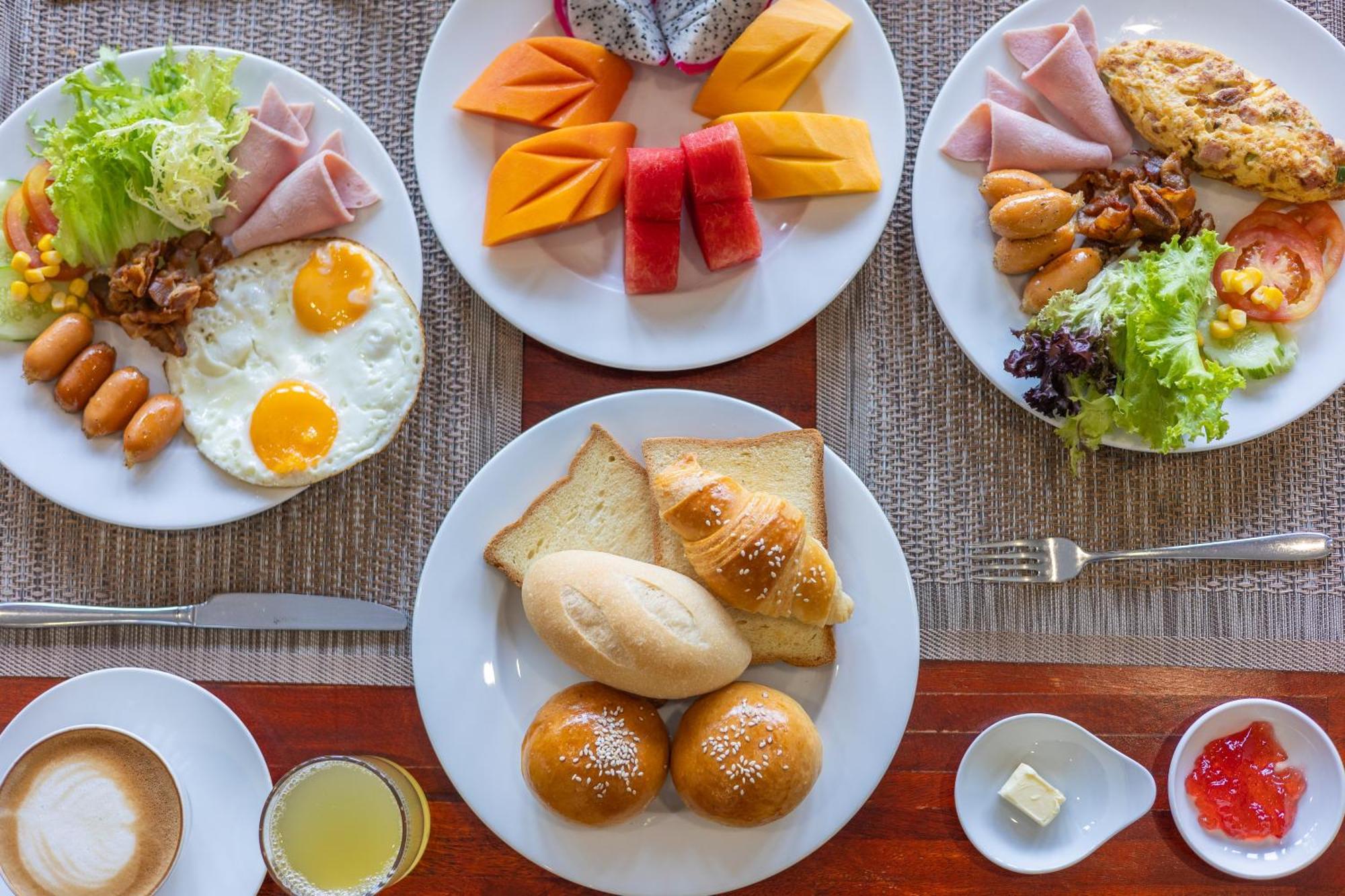 Two Seasons Siem Reap Hotel Eksteriør billede A typical breakfast in the Philippines